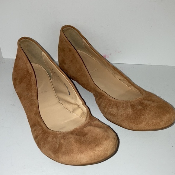 J. Crew Ballet flat Tan Suede Leather Size 6